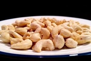 怎么炒腰果不糊,腰果怎么炒才好吃图3