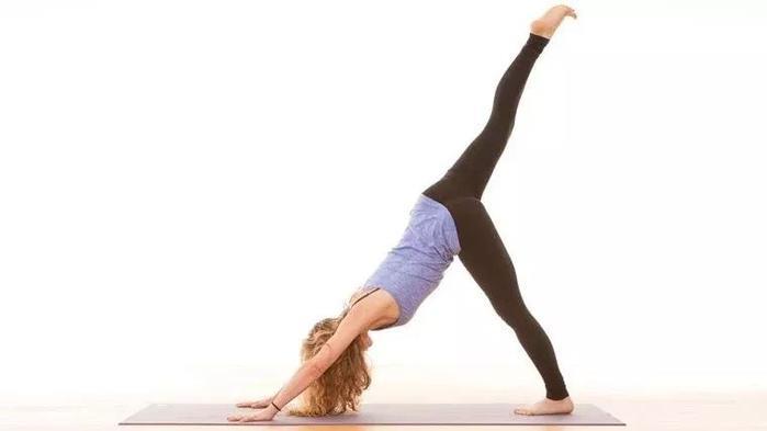 全套初级流瑜伽体式，重塑核心，挺拔身姿，漂亮的女人都在坚持！