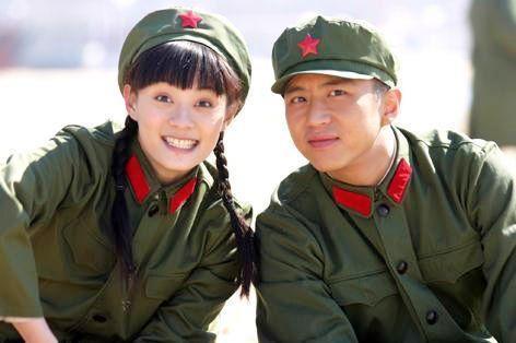 她是邓超的前女友，结婚遇渣男，后遇到刘烨生双胞胎，今很幸福