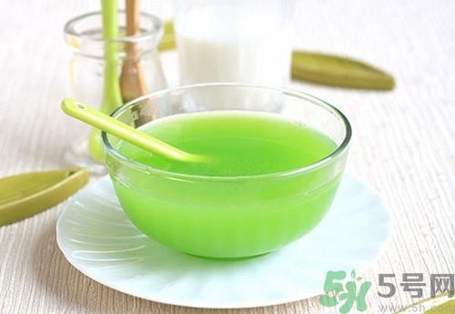 芹菜汁怎么喝?芹菜汁生喝还是熟喝好?