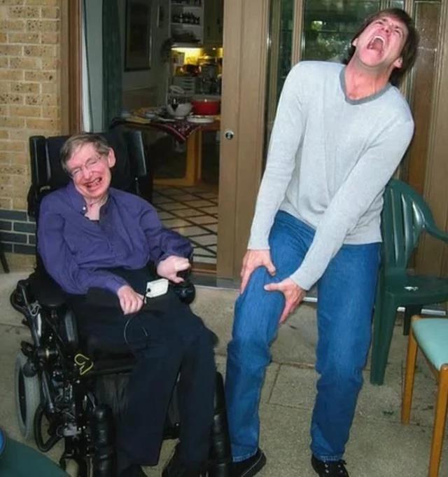 霍金说话的“秘诀”，他的轮椅到底有什么神奇的地方？！