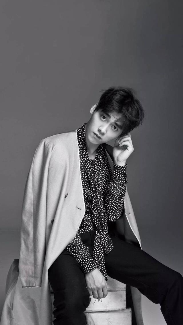 关于李易峰的40张壁纸（一组长睫毛李易峰的高清无水印壁纸）(18)