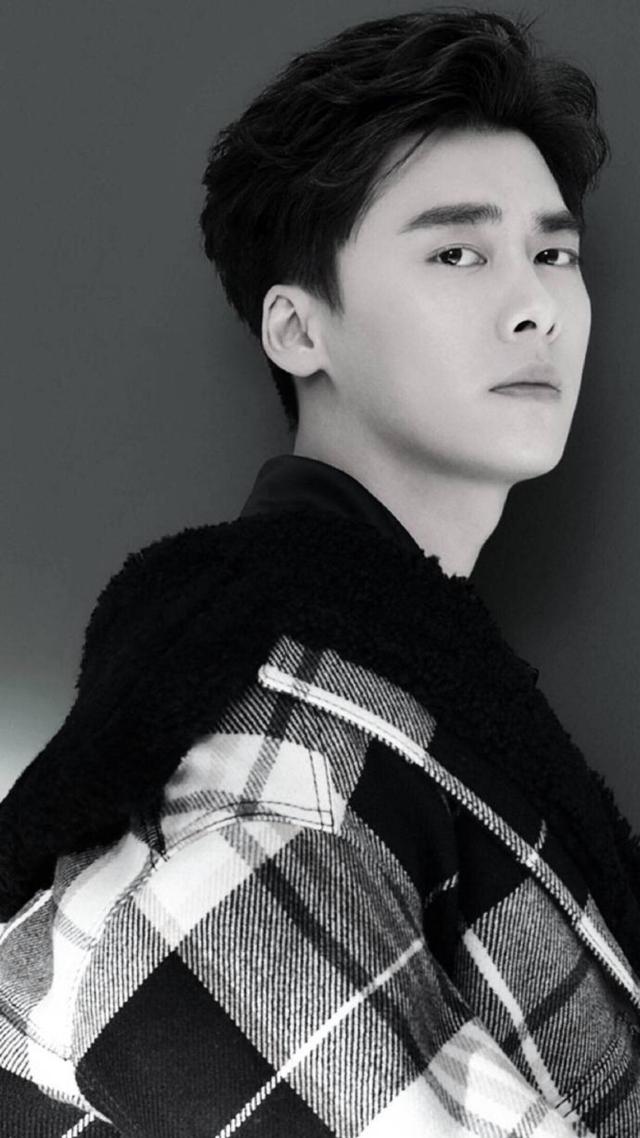 关于李易峰的40张壁纸（一组长睫毛李易峰的高清无水印壁纸）(10)