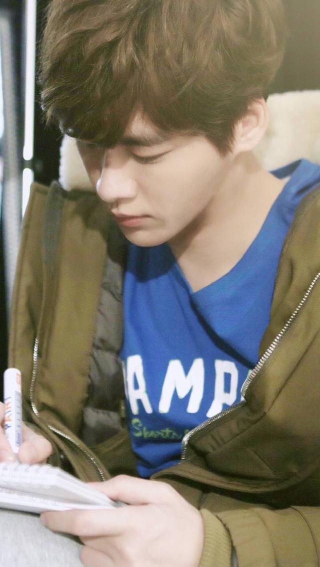 关于李易峰的40张壁纸（一组长睫毛李易峰的高清无水印壁纸）(11)