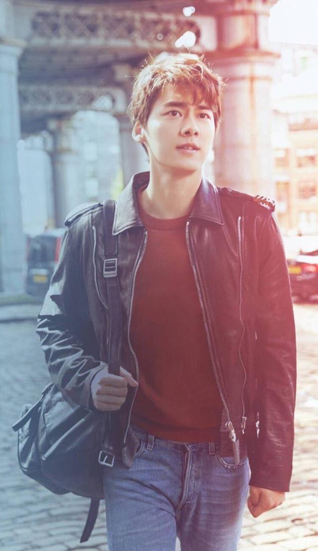 关于李易峰的40张壁纸（一组长睫毛李易峰的高清无水印壁纸）(13)