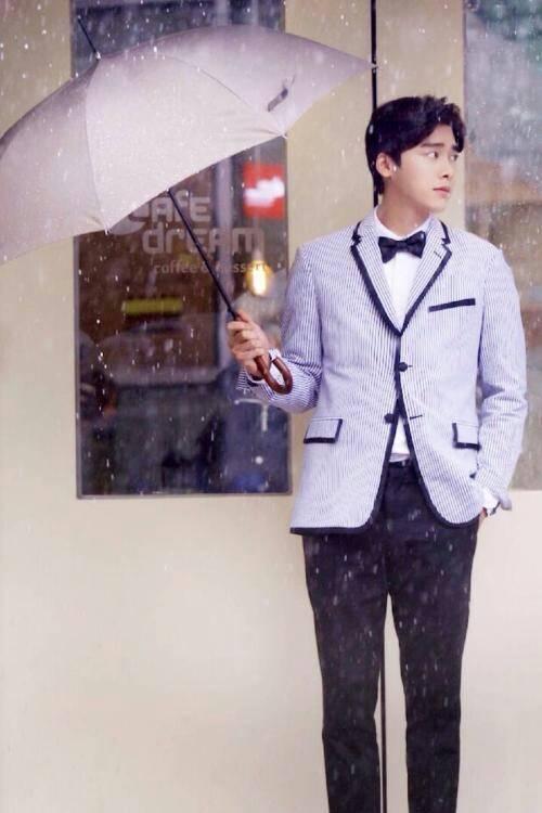 关于李易峰的40张壁纸（一组长睫毛李易峰的高清无水印壁纸）(4)