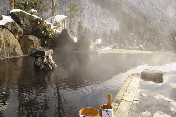 泡温泉能敷面膜吗 泡温泉能减肥吗