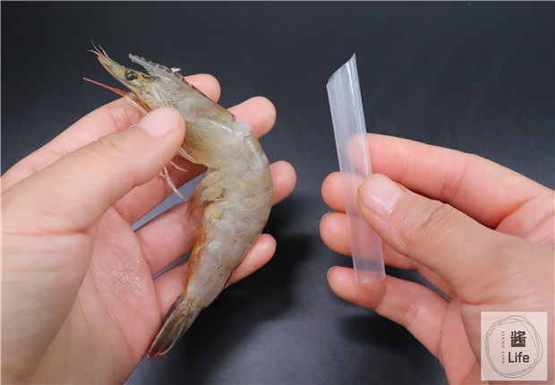 怎么挑虾线方便又快捷(挑虾线的正确做法)