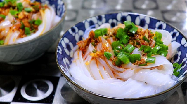 凉粉怎么做好吃（清凉透爽的凉粉家常做法）