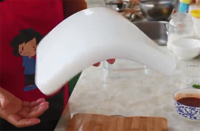 凉粉怎么做好吃（清凉透爽的凉粉家常做法）